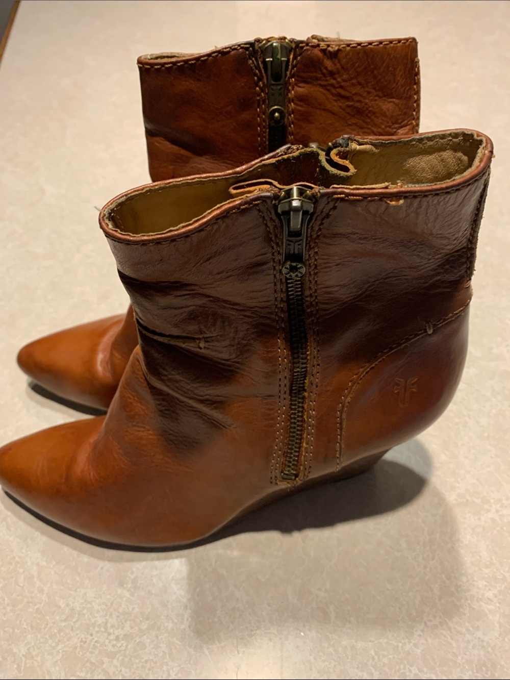 Frye Cognac Leather Pointed-Toe Ankle Booties Size 9 - Picture 3 of 14